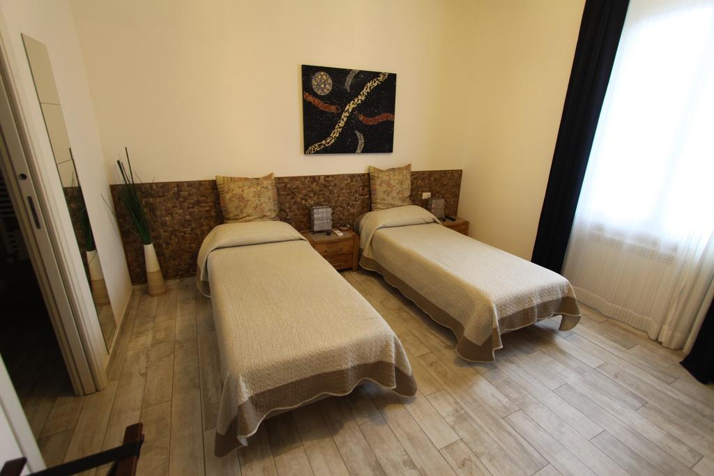 La Spezia Holidays' Rooms Exterior photo