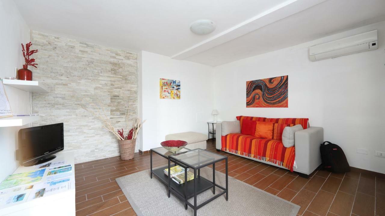 La Spezia Holidays' Rooms Exterior photo